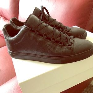 Men’s Balenciagas Arenas Size 12 Black